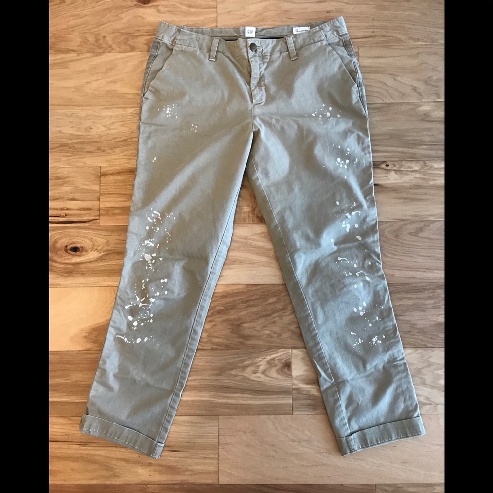 Gap khaki “girlfriend” chino size 8